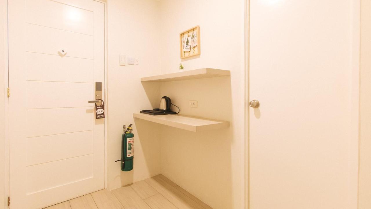 Reddoorz Plus At La Belle Residences Makati City Zewnętrze zdjęcie