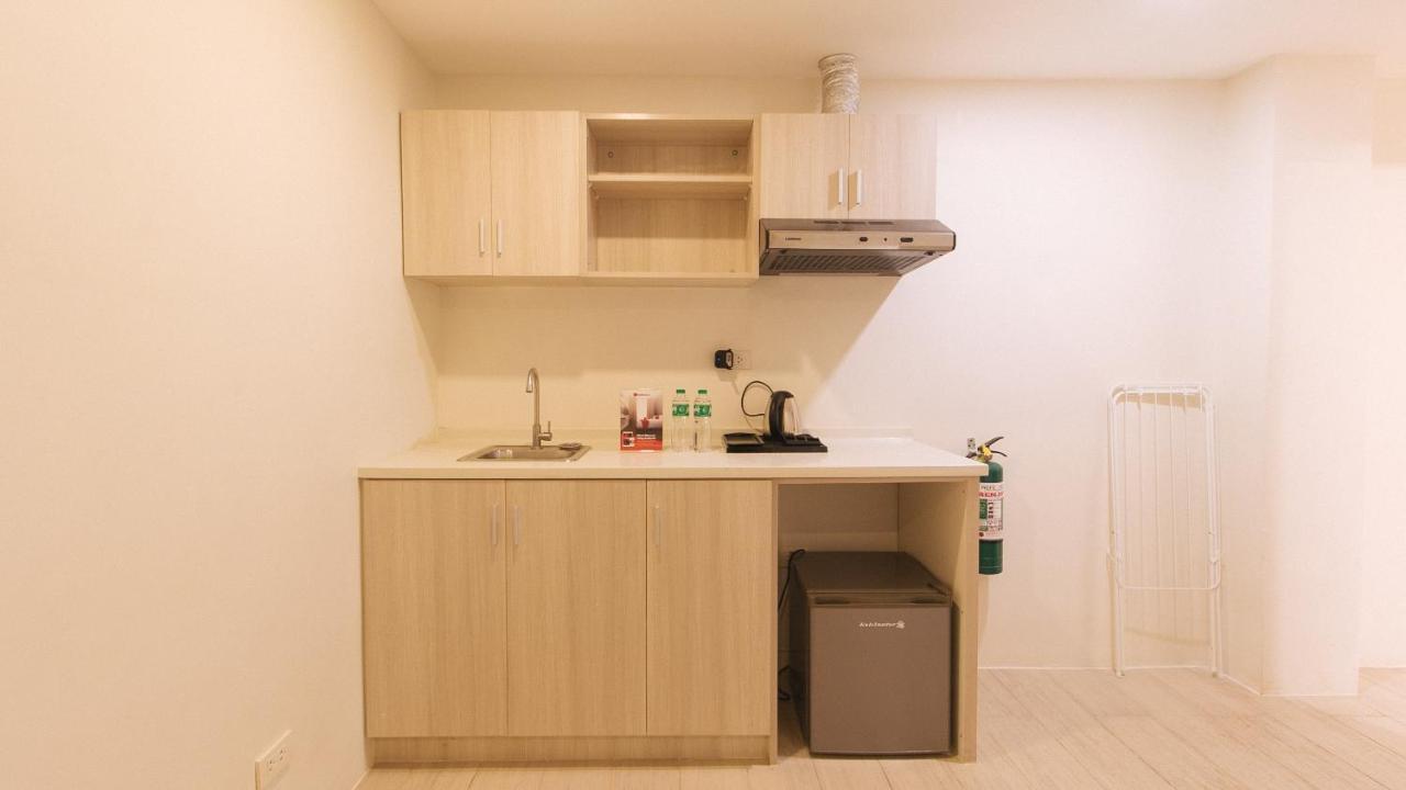 Reddoorz Plus At La Belle Residences Makati City Zewnętrze zdjęcie