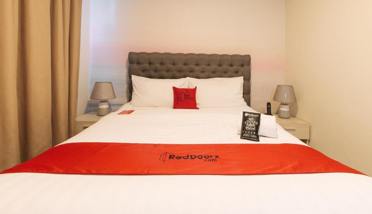Reddoorz Plus At La Belle Residences Makati City Zewnętrze zdjęcie